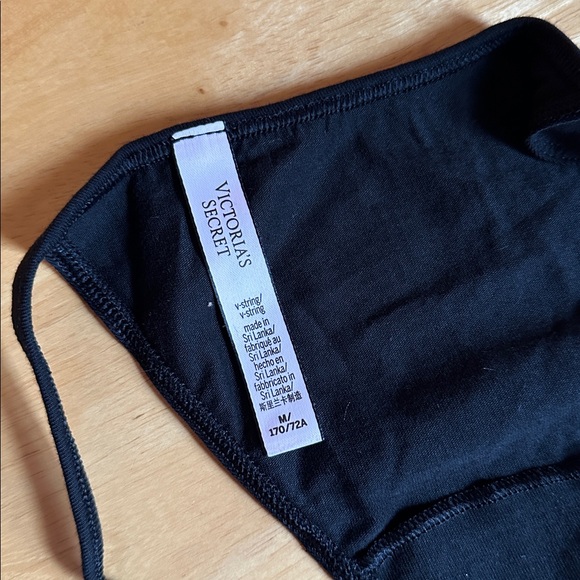 Victoria’s Secret Happy New Year V String Thong - Picture 8 of 11